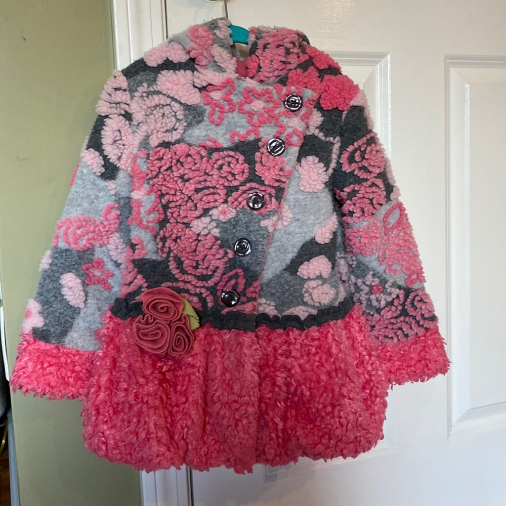 Completely fleece lined girls 3t pink jacket with one of a kind features